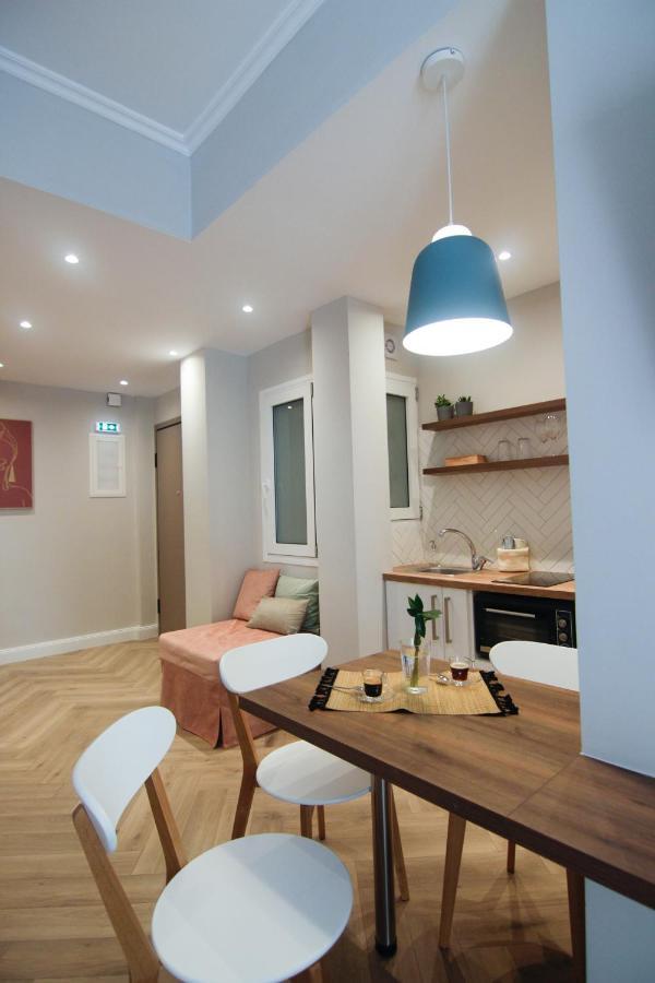 אתונה Patio Apartment Near Metro & Acropolis מראה חיצוני תמונה